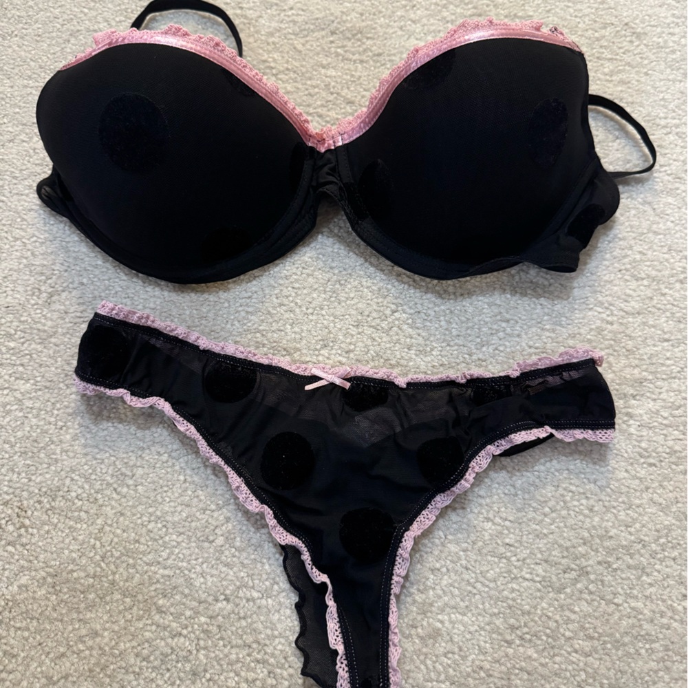 Candie's Black Bra and Thong Set with Pink Trim